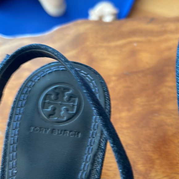 Tory Burch kitten heal shoes. Size 9M. - Picture 5 of 9
